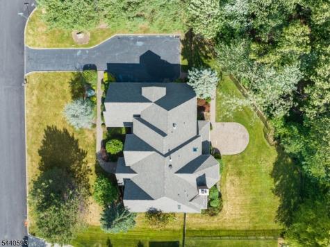 33 Fox Run North Caldwell NJ 07006