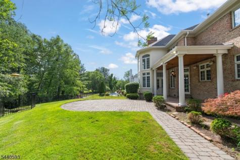 33 Fox Run North Caldwell NJ 07006