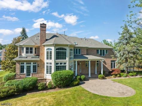 33 Fox Run North Caldwell NJ 07006