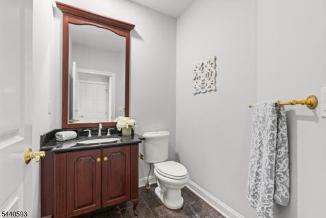 33 Fox Run North Caldwell NJ 07006