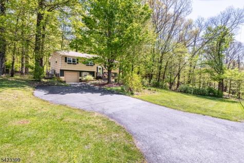 31 Lounsberry Hollow Road Vernon NJ 07461