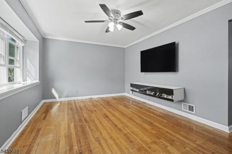 68 16TH Avenue Elmwood Park NJ 07407