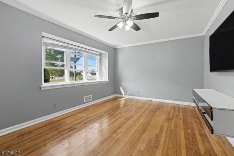 68 16TH Avenue Elmwood Park NJ 07407