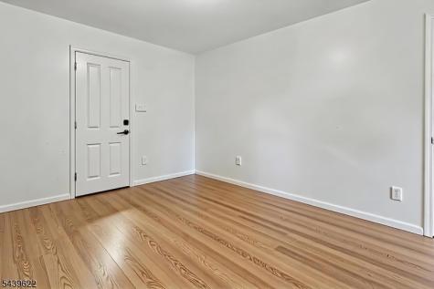 68 16TH Avenue Elmwood Park NJ 07407
