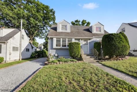 68 16TH Avenue Elmwood Park NJ 07407