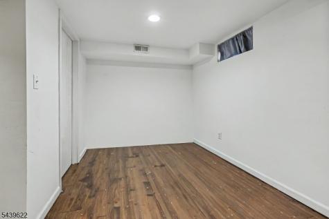 68 16TH Avenue Elmwood Park NJ 07407