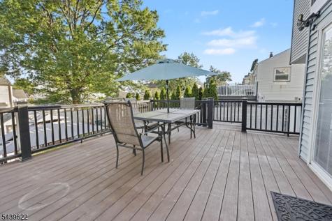 68 16TH Avenue Elmwood Park NJ 07407
