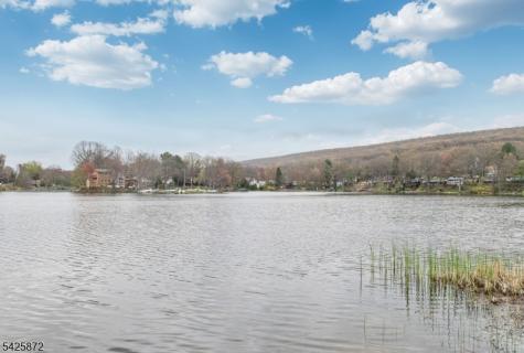 6 Grove Road Jefferson NJ 07438