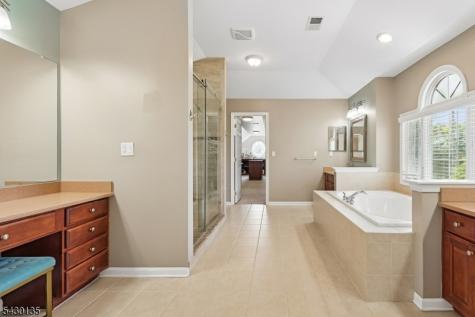 384 Bennetts Lane Franklin NJ 08873