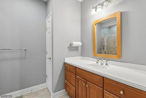 384 Bennetts Lane Franklin NJ 08873