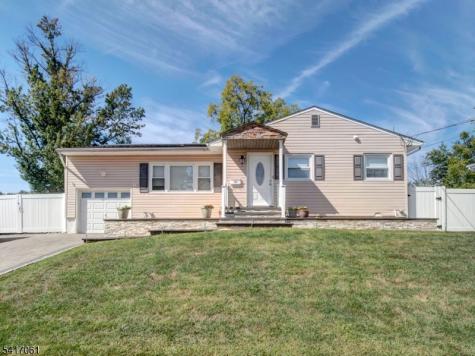17 Thelma Court Woodbridge NJ 07067