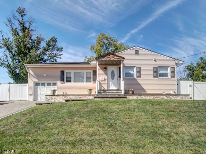 17 Thelma Court Woodbridge NJ 07067