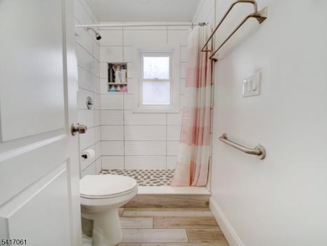 17 Thelma Court Woodbridge NJ 07067