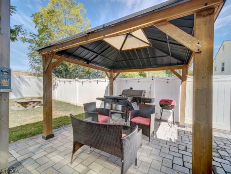 17 Thelma Court Woodbridge NJ 07067