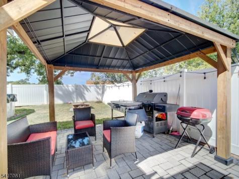 17 Thelma Court Woodbridge NJ 07067