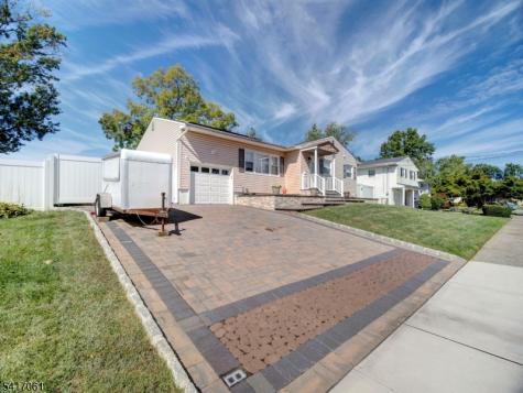 17 Thelma Court Woodbridge NJ 07067