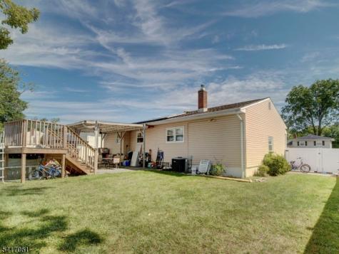 17 Thelma Court Woodbridge NJ 07067