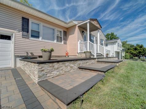 17 Thelma Court Woodbridge NJ 07067
