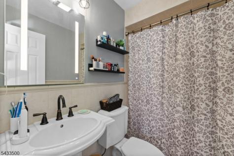 22 Runyon Road Clifton NJ 07013