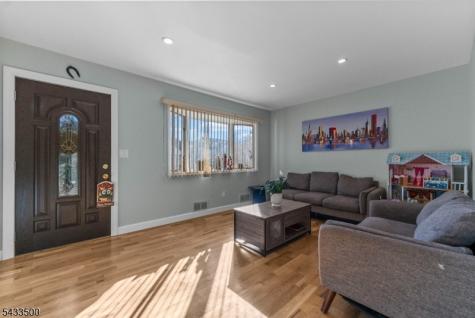 22 Runyon Road Clifton NJ 07013