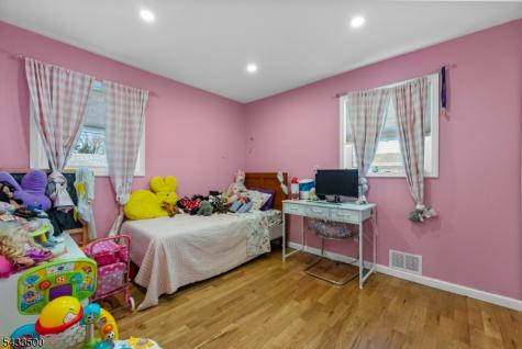 22 Runyon Road Clifton NJ 07013