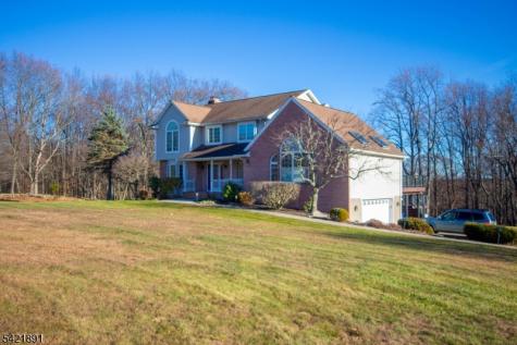 6 Meadow Lake Drive Hardwick NJ 07825