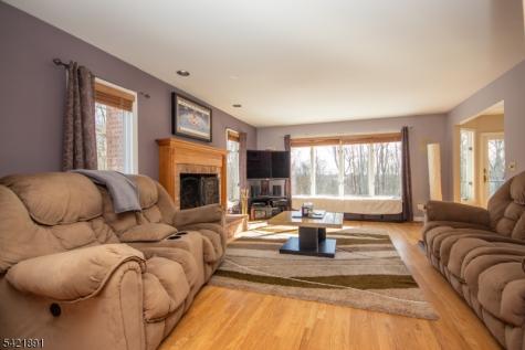 6 Meadow Lake Drive Hardwick NJ 07825