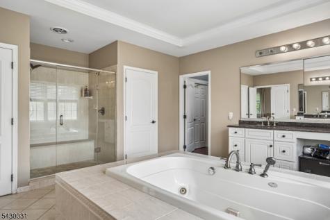 23 Balmoral Drive Alexandria NJ 08867