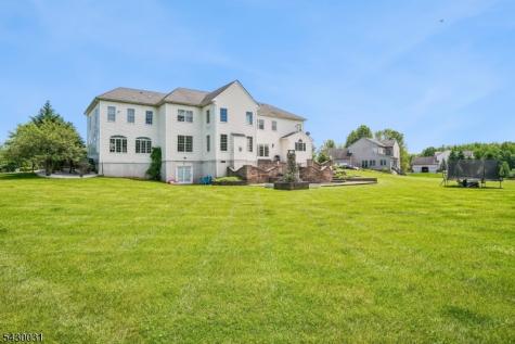 23 Balmoral Drive Alexandria NJ 08867