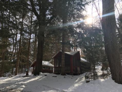 4 Pine Tree Lane Chester NJ 07930