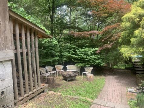 4 Pine Tree Lane Chester NJ 07930