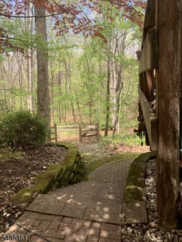 4 Pine Tree Lane Chester NJ 07930