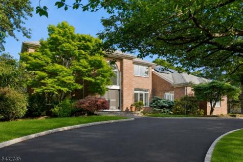 23 Hadrian Drive Livingston NJ 07039