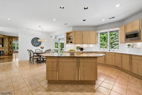 23 Hadrian Drive Livingston NJ 07039