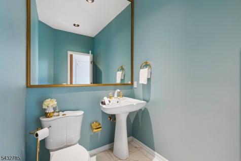 23 Hadrian Drive Livingston NJ 07039