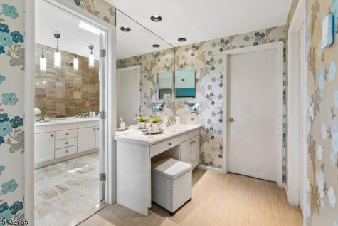 23 Hadrian Drive Livingston NJ 07039