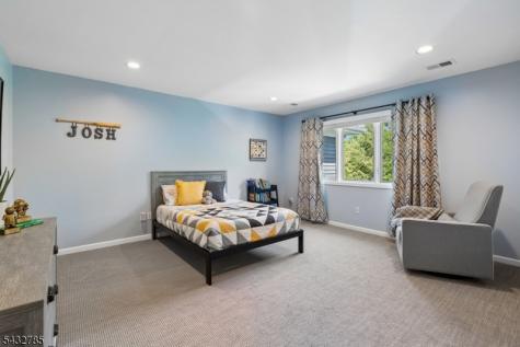 23 Hadrian Drive Livingston NJ 07039