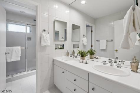 23 Hadrian Drive Livingston NJ 07039
