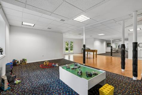 23 Hadrian Drive Livingston NJ 07039
