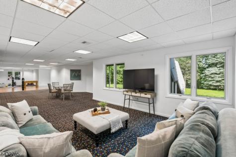 23 Hadrian Drive Livingston NJ 07039