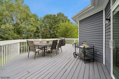 23 Hadrian Drive Livingston NJ 07039