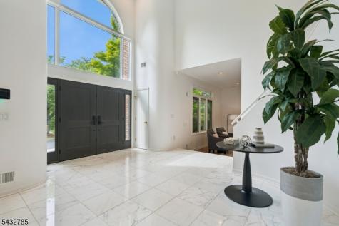 23 Hadrian Drive Livingston NJ 07039