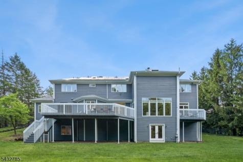 23 Hadrian Drive Livingston NJ 07039