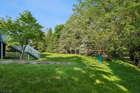 23 Hadrian Drive Livingston NJ 07039