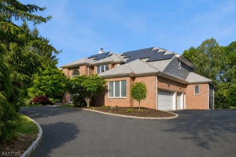 23 Hadrian Drive Livingston NJ 07039