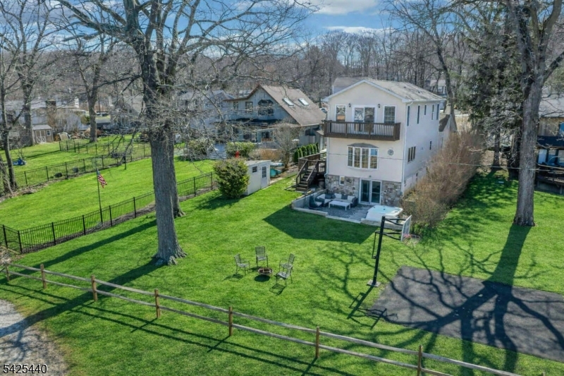 32 Mcnabb Road Jefferson NJ 07849