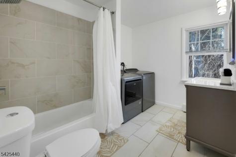 32 Mcnabb Road Jefferson NJ 07849