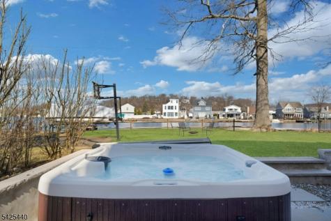 32 Mcnabb Road Jefferson NJ 07849