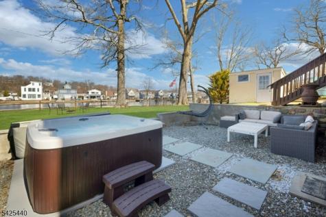 32 Mcnabb Road Jefferson NJ 07849