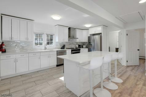 32 Mcnabb Road Jefferson NJ 07849
